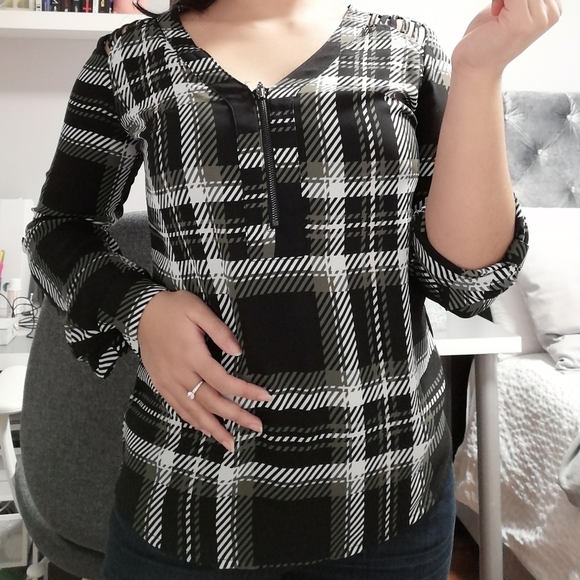 Candie's formal blouse - Picture 2 of 2